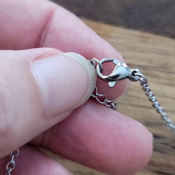 Saint Agatha Patron Saint of Breast Cancer Survivors Necklace Boxed Set - Picture 11 of 12